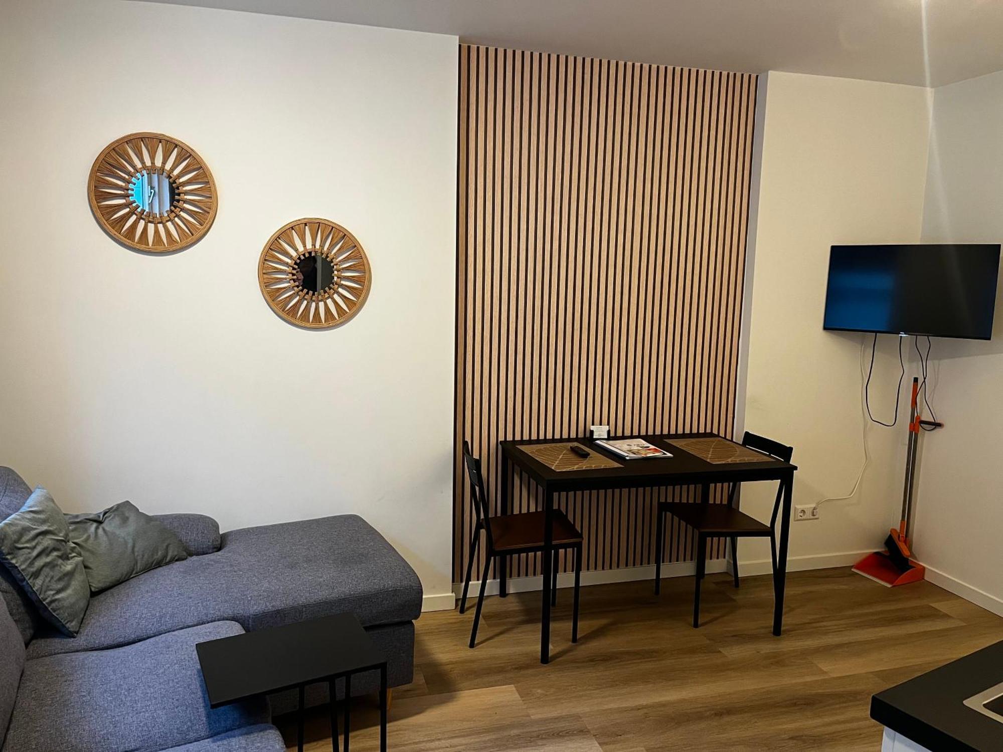Apartement Hotel Stays By Adm Λάιντεν Εξωτερικό φωτογραφία